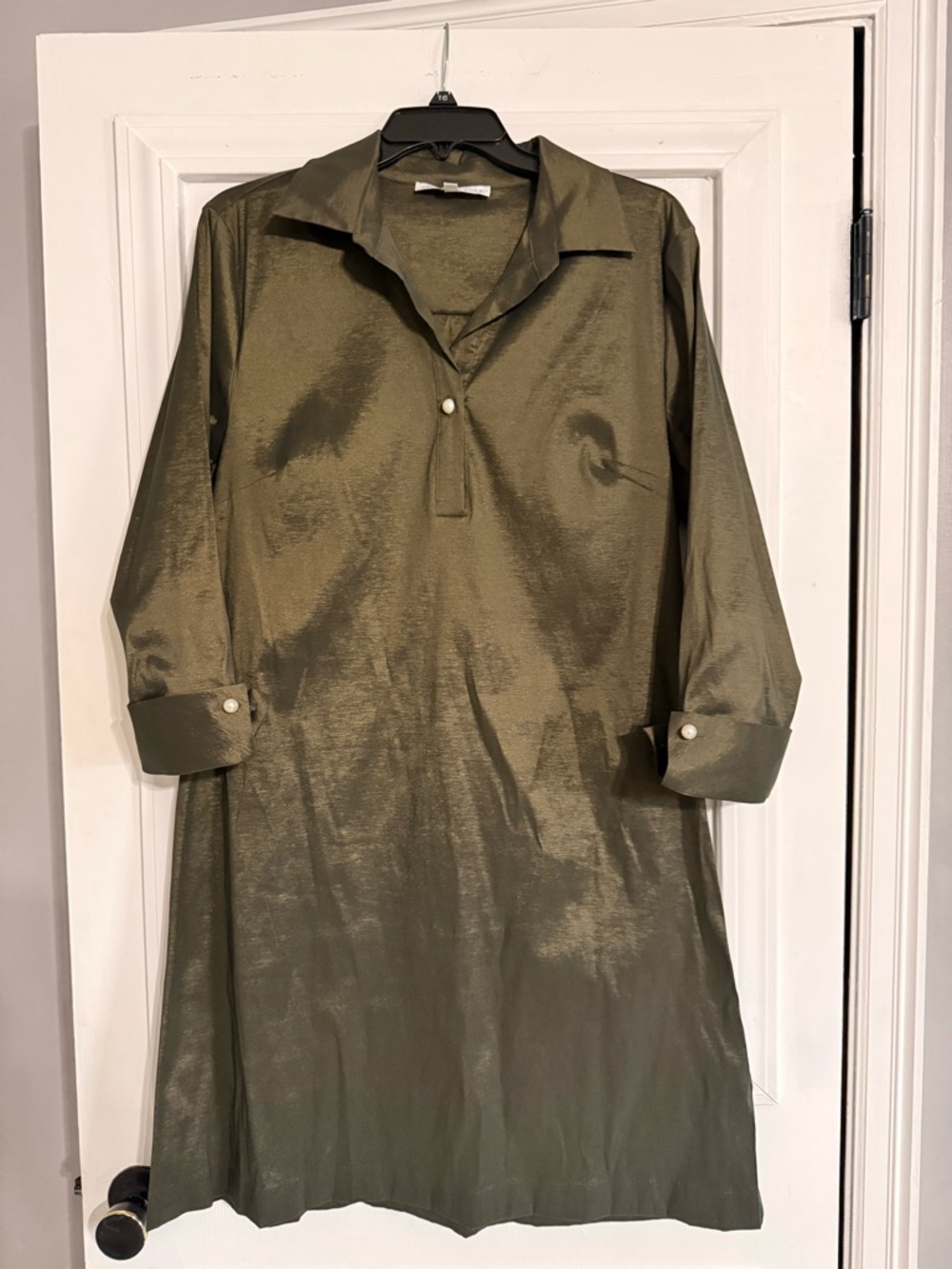 Preston & York Olive Metallic Label Close-Up